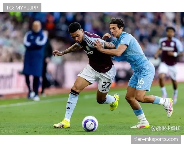 英超体能大比拼:赛季初状态最佳球队浮出水面,表现引人关注 英超体能大比拼:赛季初状态最佳球队浮出水面,表现引人关注