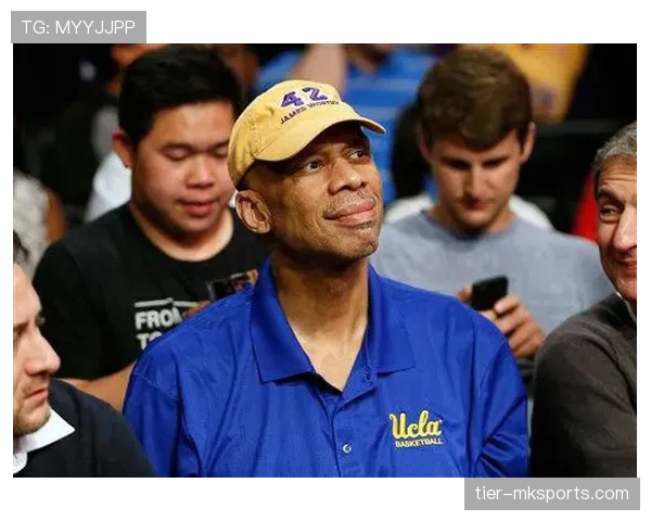 卡里姆·阿卜杜尔-贾巴尔内线统治力明显胜过当代中锋比赛影响深远